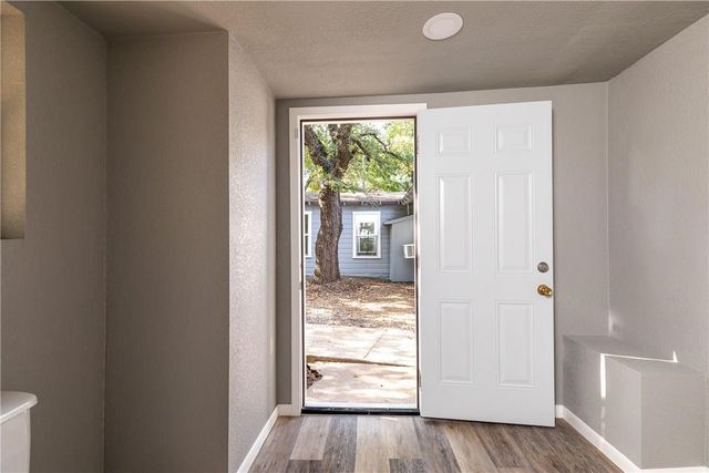 424 Wilshire Avenue, Azle, TX 76020