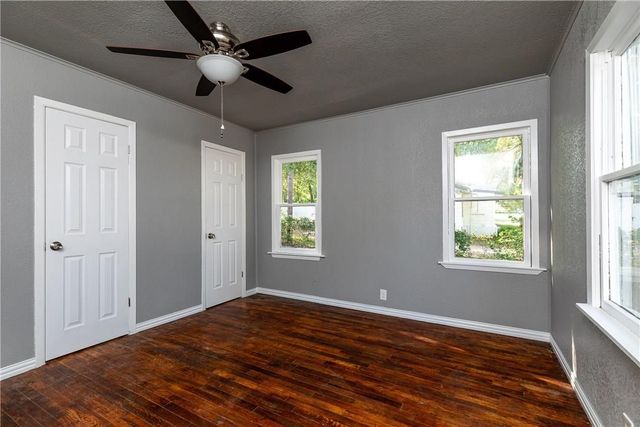 424 Wilshire Avenue, Azle, TX 76020
