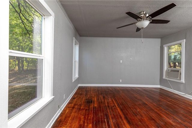 424 Wilshire Avenue, Azle, TX 76020