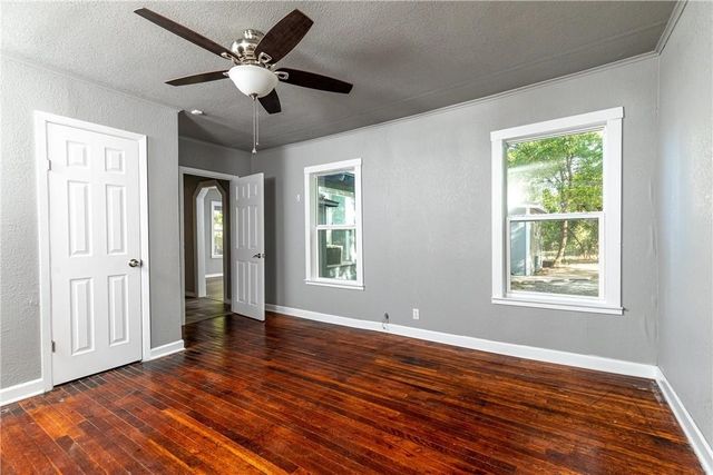 424 Wilshire Avenue, Azle, TX 76020