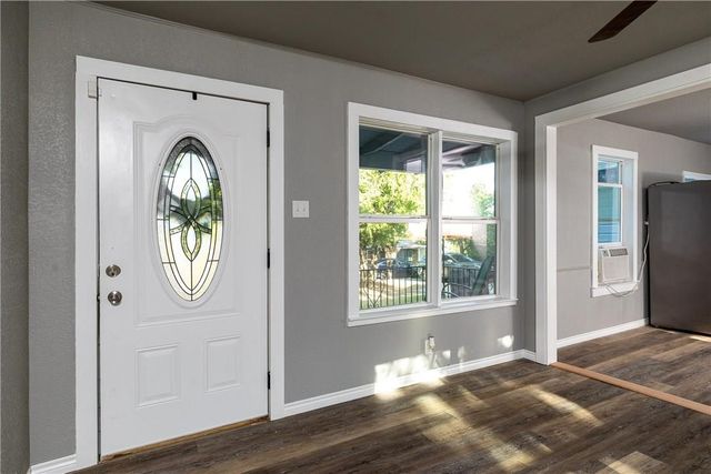 424 Wilshire Avenue, Azle, TX 76020