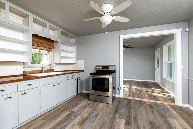 424 Wilshire Avenue, Azle, TX 76020