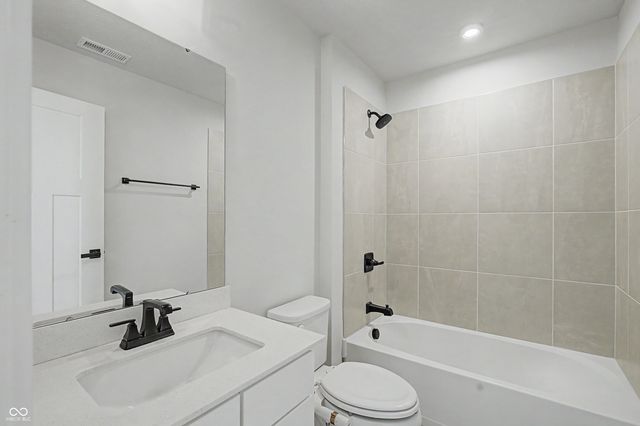 16789 Ayshire Drive, Fishers, IN 46037
