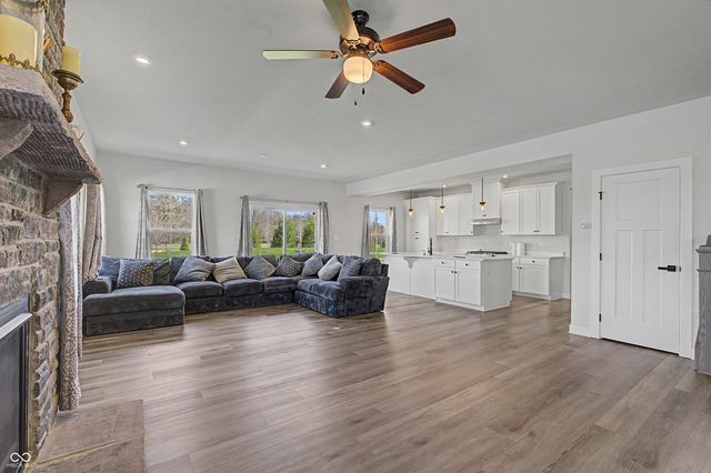 16789 Ayshire Drive, Fishers, IN 46037