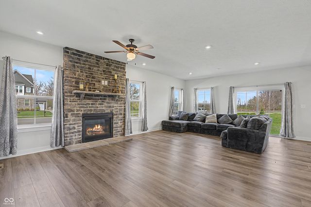 16789 Ayshire Drive, Fishers, IN 46037