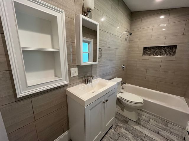 90 Lyndhurst St. 5, Boston, MA 02124