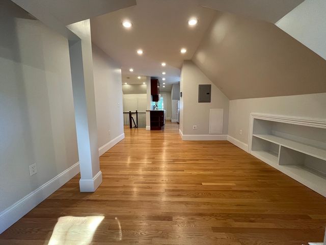 90 Lyndhurst St. 5, Boston, MA 02124