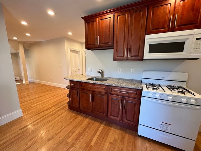 90 Lyndhurst St. 5, Boston, MA 02124