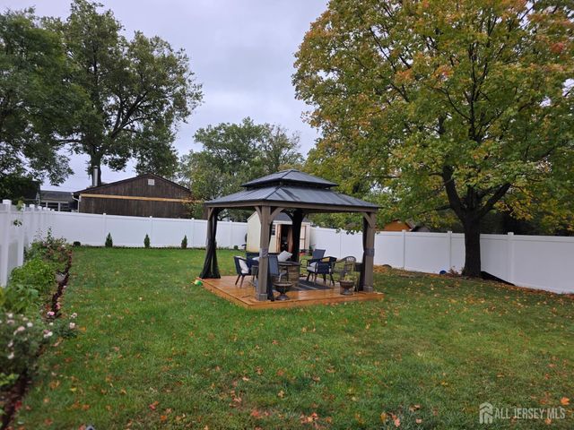 424 Remsen Avenue, Avenel, NJ 07001