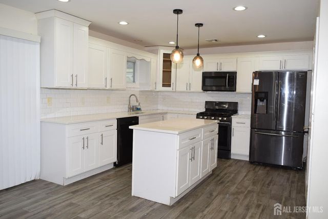 424 Remsen Avenue, Avenel, NJ 07001