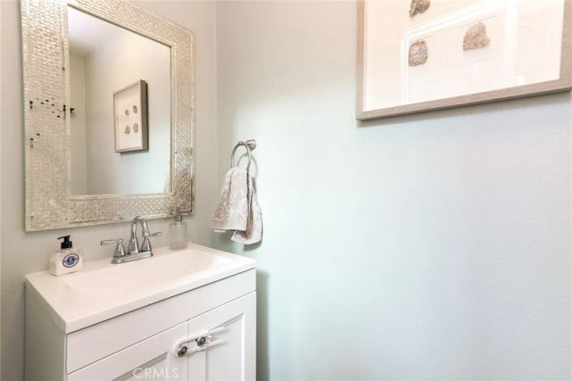 3074 S Cambridge, Ontario, CA 91761