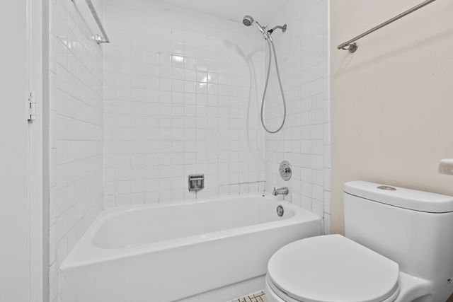 375 Plum Creek Drive 312, Wheeling, IL 60090