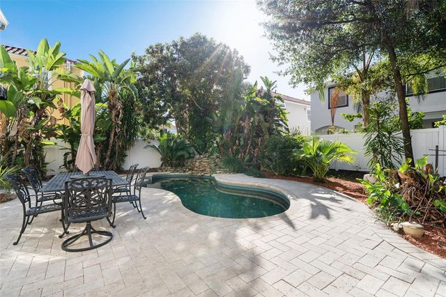 3710 W LEONA STREET, Tampa, FL 33629