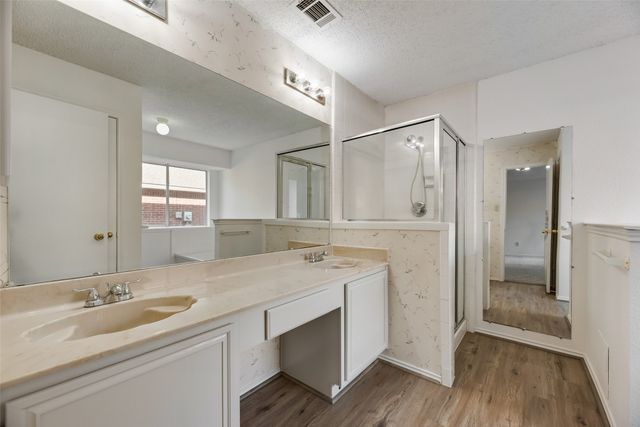 2871 Red Oak Drive, Grand Prairie, TX 75052