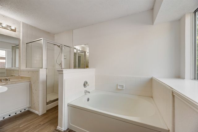 2871 Red Oak Drive, Grand Prairie, TX 75052