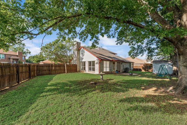 2871 Red Oak Drive, Grand Prairie, TX 75052