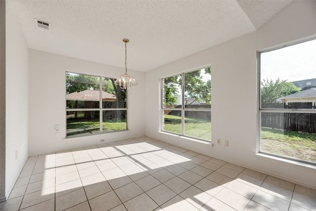 2871 Red Oak Drive, Grand Prairie, TX 75052