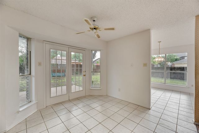 2871 Red Oak Drive, Grand Prairie, TX 75052