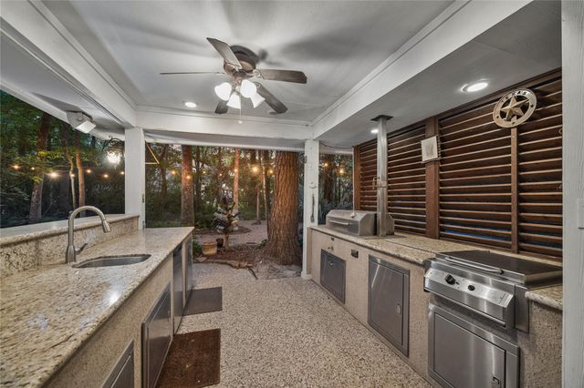 14635 Overbrook Lane, Pinehurst, TX 77362