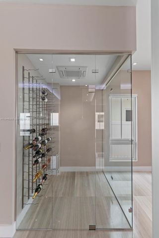 8415 NW 34th Dr, Doral, FL 33122