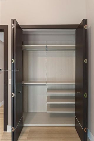 8415 NW 34th Dr, Doral, FL 33122