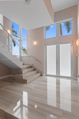 8415 NW 34th Dr, Doral, FL 33122