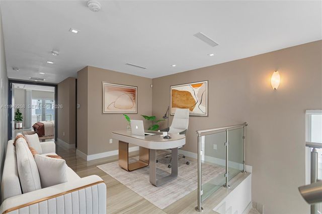 8415 NW 34th Dr, Doral, FL 33122