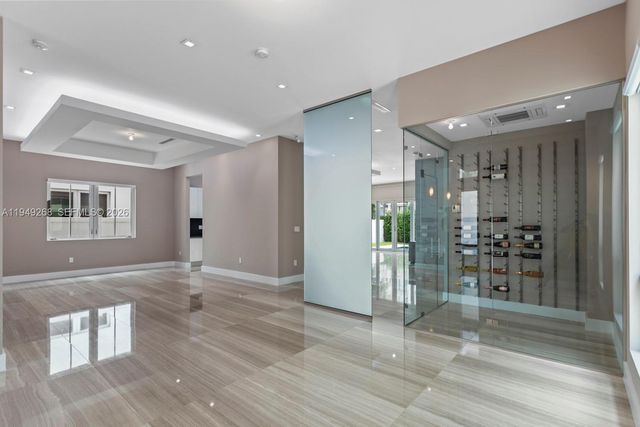 8415 NW 34th Dr, Doral, FL 33122