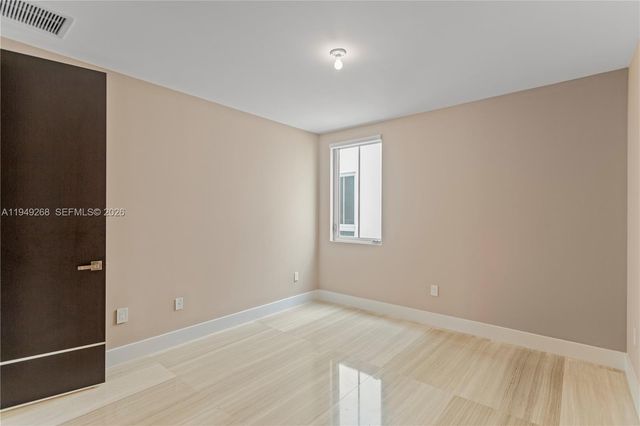 8415 NW 34th Dr, Doral, FL 33122