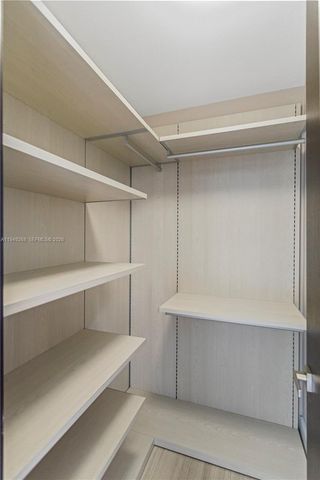 8415 NW 34th Dr, Doral, FL 33122