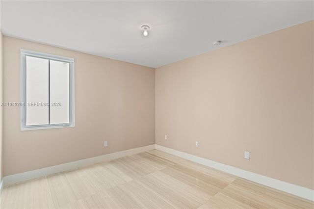 8415 NW 34th Dr, Doral, FL 33122