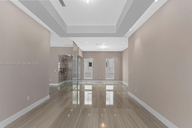 8415 NW 34th Dr, Doral, FL 33122