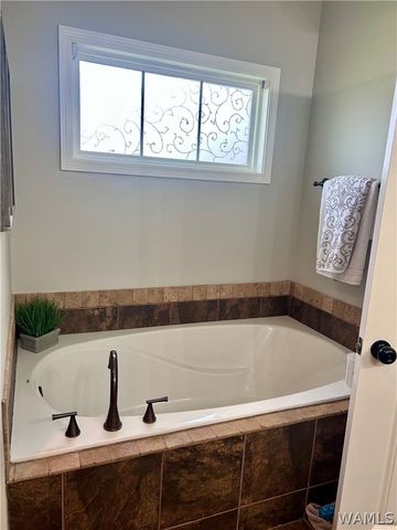 11563 Lindsay, Northport, AL 35475