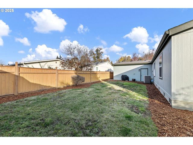 1306 DAVID Ave, Eugene, OR 97404
