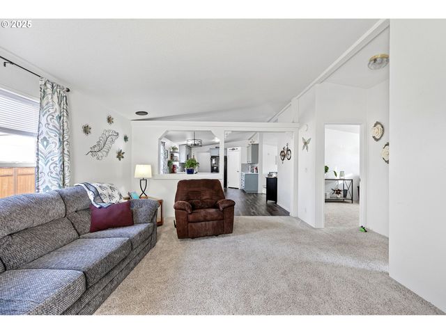 1306 DAVID Ave, Eugene, OR 97404