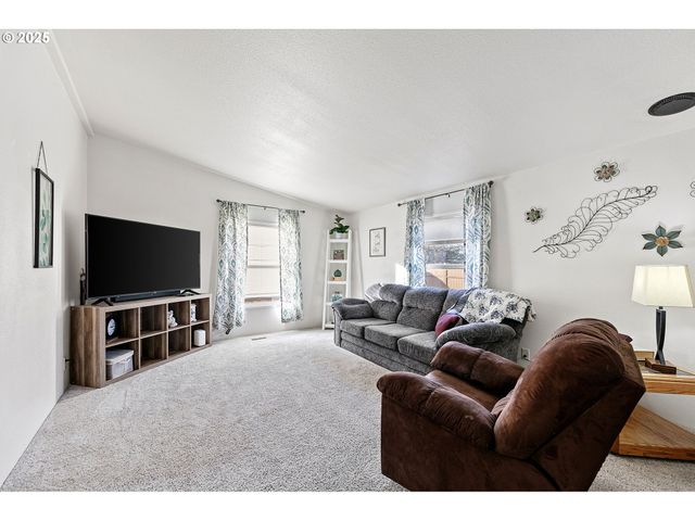 1306 DAVID Ave, Eugene, OR 97404