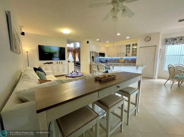 6911 Sea Daisy Dr, Lake Worth, FL 33462