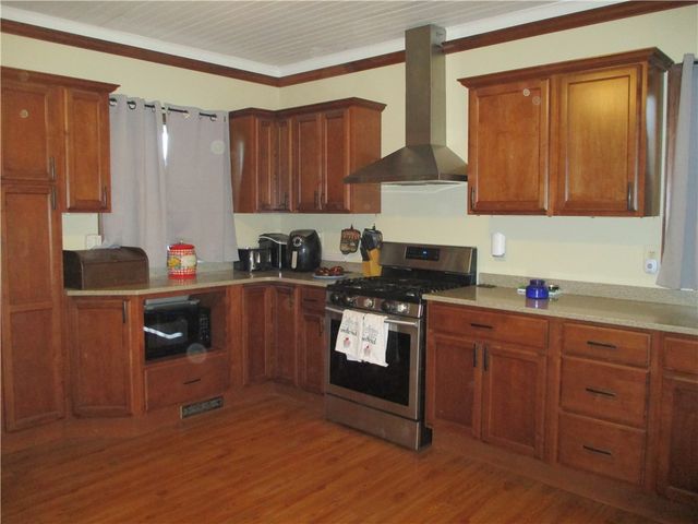 293 Hillcrest Dr, California, PA 15419
