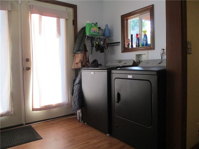 293 Hillcrest Dr, California, PA 15419