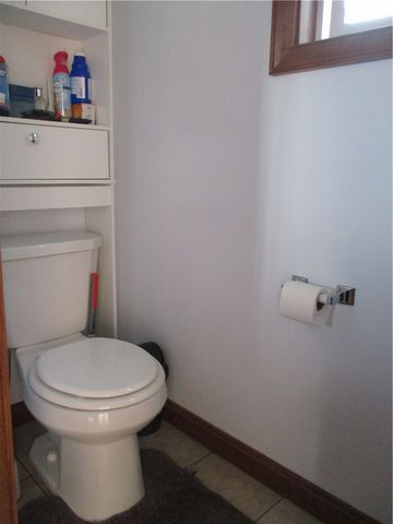 293 Hillcrest Dr, California, PA 15419