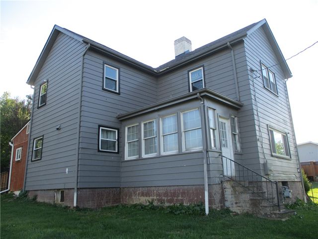 293 Hillcrest Dr, California, PA 15419