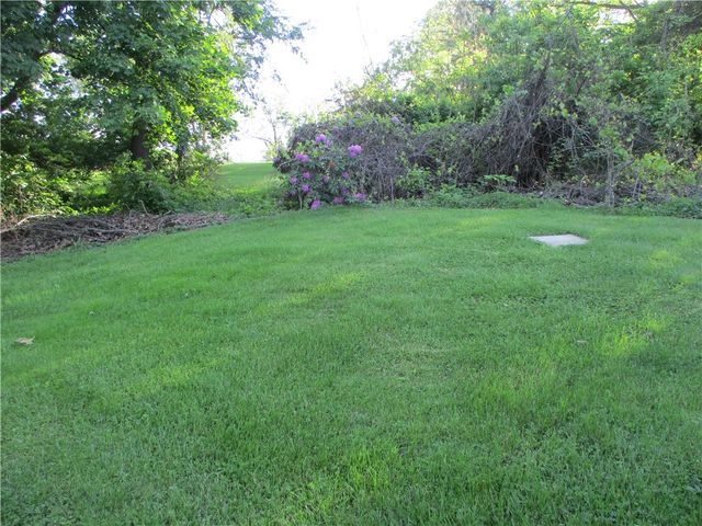 293 Hillcrest Dr, California, PA 15419