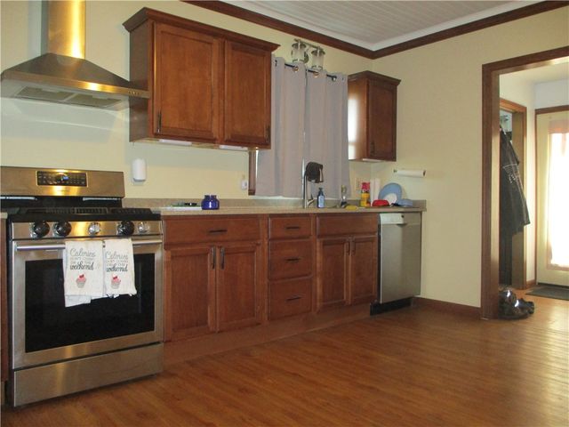 293 Hillcrest Dr, California, PA 15419