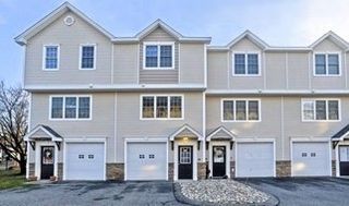 33 Regency Ct 33, Chicopee, MA 01020