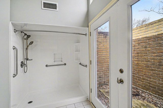 12231 Meadow Lake Drive, Houston, TX 77077