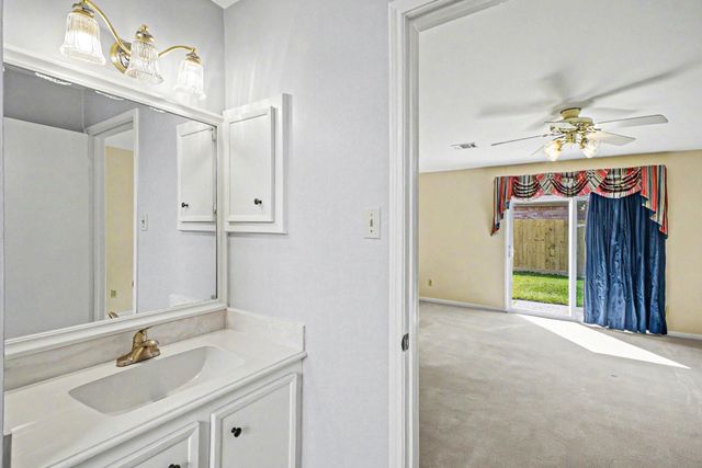 12231 Meadow Lake Drive, Houston, TX 77077