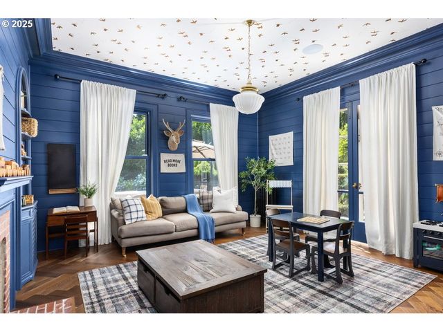 11175 S RIVERWOOD Rd, Portland, OR 97219