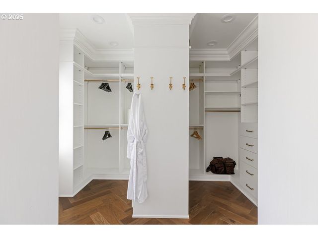 11175 S RIVERWOOD Rd, Portland, OR 97219