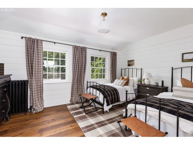 11175 S RIVERWOOD Rd, Portland, OR 97219