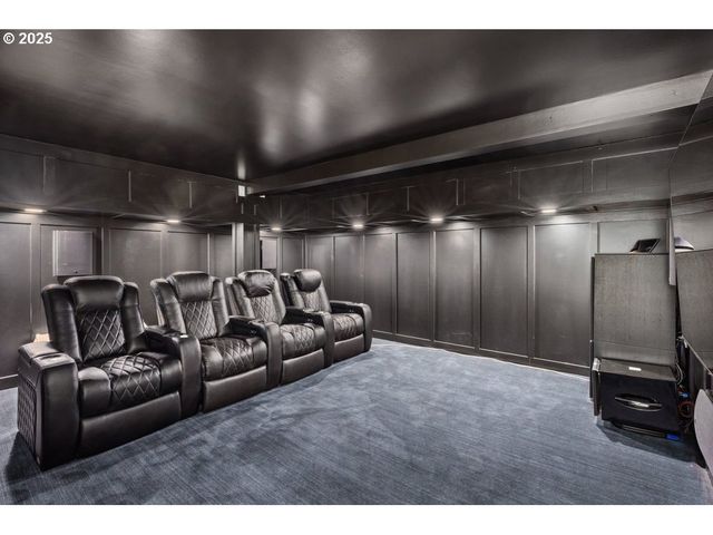 11175 S RIVERWOOD Rd, Portland, OR 97219